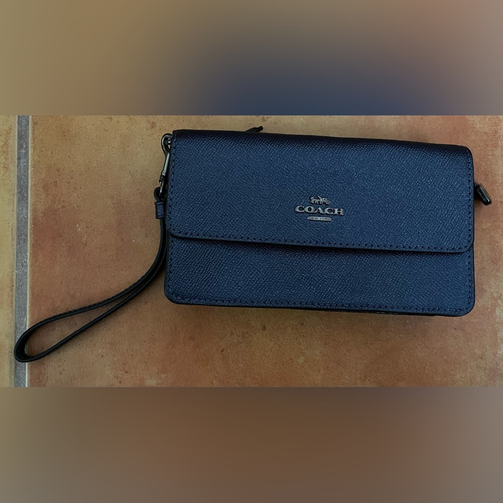 Coach wristlet purse. New. Never used.